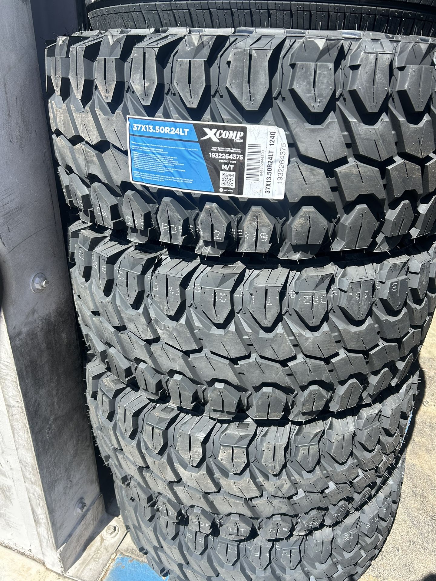 33 12 50 24 XCOMP Tires