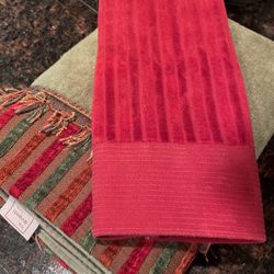 Gorgeous Designer Cotton Bath Set 