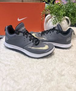 Calzado de hombre Nike Fly By talla 13 en perfecto estado por $60