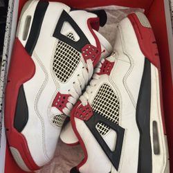Jordan 4 Fire Red Size 9