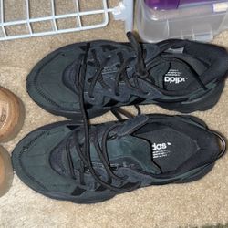 Adidas OZWEEGO Shoes