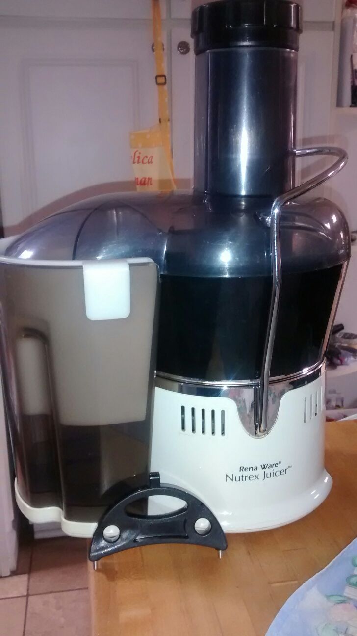 Rena Ware: Nutrex Press Juicer - English