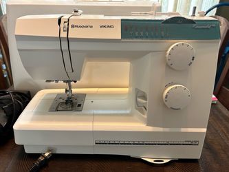Husqvarna -Viking Sewing Machine