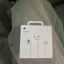Apple Wired Headphones Type C 