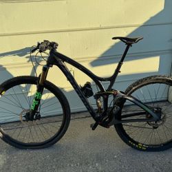 Specialized Full Suspension Carbon MTB – FOX – 29”