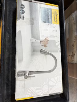 Fairbury 2S Single-Handle Pull-Down Sprayer Kitchen Faucet in Stainless Steel