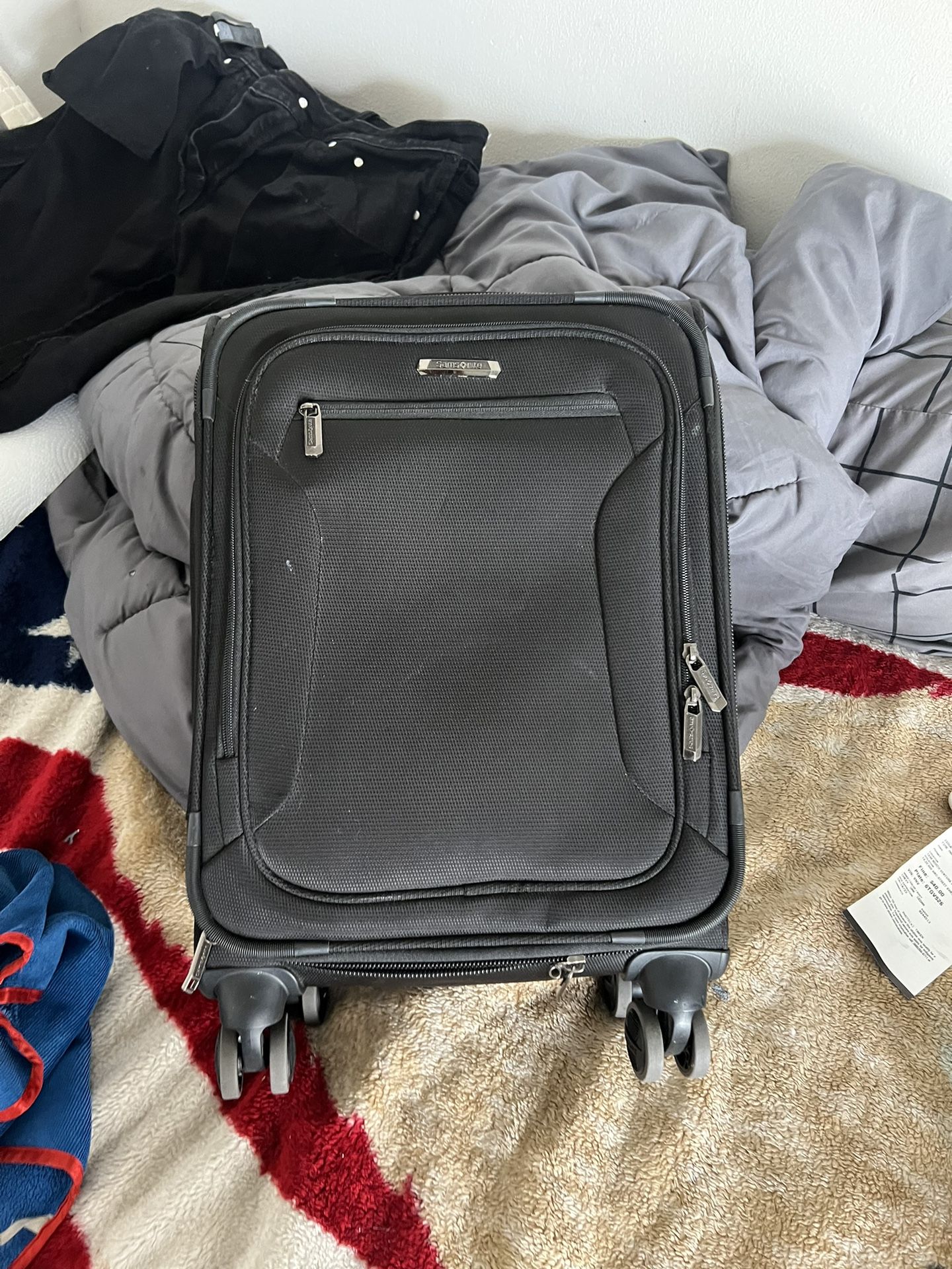 Samsonite DLX Carry-On - Pre-owned in Excellent Condition