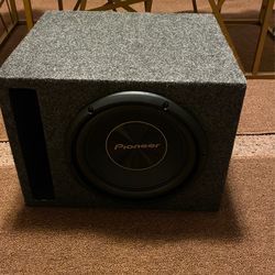 Rockford Fosqate Amp And Pioneer Speaker