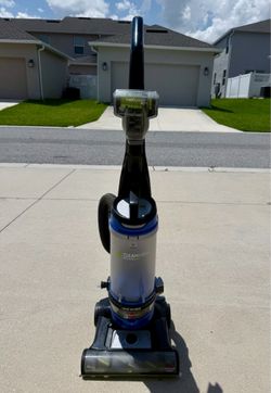 Selling a Bissell Turbo Eraser Pet vacuum cleaner.
