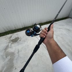 Diawa saltist on a bull bay stealth sniper 8 to 17 lb rod