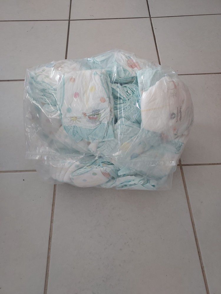 baby diapers Size 1 is in good condition a total of 111 firm price