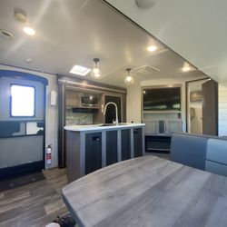 2023 Crossroads Sunset Trail 331BH