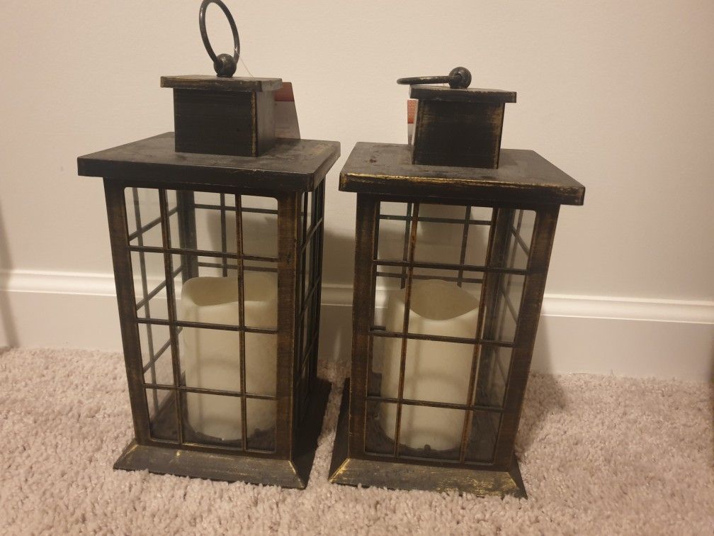 Pickup From LebnonTN 37087..Brand New Set Of 2 Vintage Candle Lantern with LED Pillar Candle Battery Powered Candle Lantern