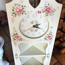 Corner shelf clock