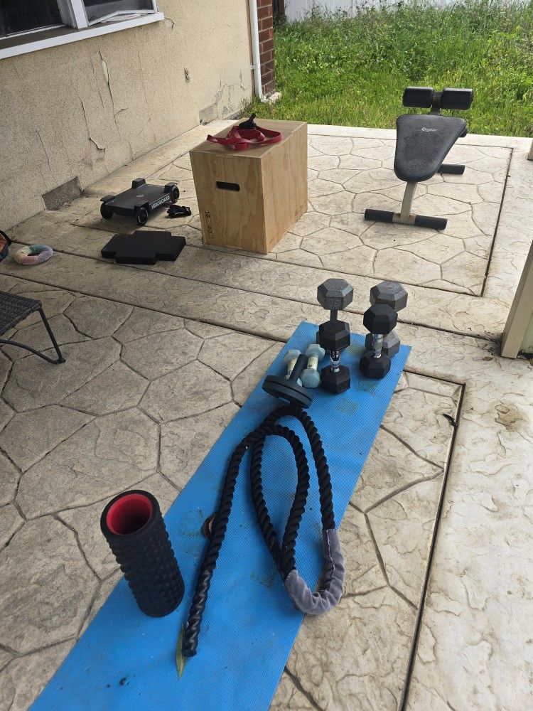 30lbs Dumbbell Pair/15lb Dumbbell Pair/ 8kg Dumbbell Pair/others