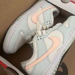 Nike Women Shoes 