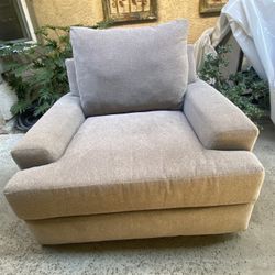 2 Swivel Large Sofa Chairs In Excellent Condition, Buy 1 Or 2