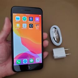 iPhone 7 Plus - UNLOCKED - Like New 