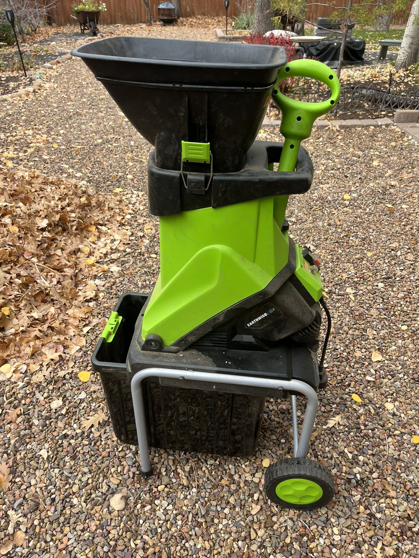 Leaf Shredder  - Earth wise 15 Amp