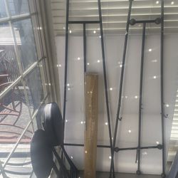 3 easels 2 Large Canvas 2 stools