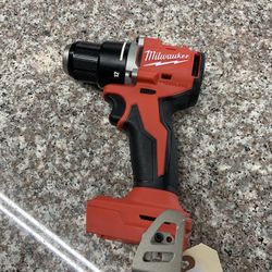 Milwaukee M18 18V Lithium-Ion Brushless Cordless 1/2 in. Compact Drill/Driver (Tool-Only)