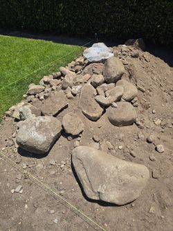 Boulders / rocks