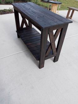 Entry way table
