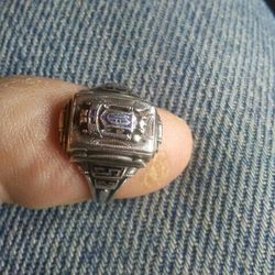 1952 Sterling Silver Ring. Size 7