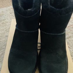 Women’s Ugg Boots Size 6 
