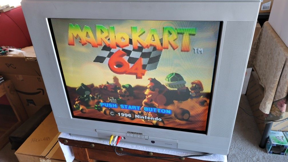 Sylvania 27 Inch HD CRT Tube TV Flatscreen (Model SRT4127W) Aug. 2004! 2 A/V Inputs, 1 S-Video, 1 Component! Cleaned & Works Perfectly!