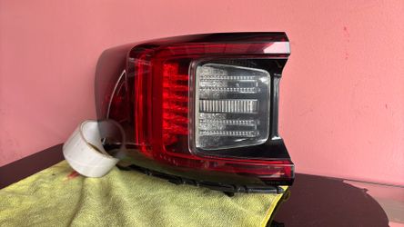 2021-2023 POLESTAR 2 P317 REAR LEFT SIDE OUTER TAILLIGHT TAIL LIGHT LAMP OEM