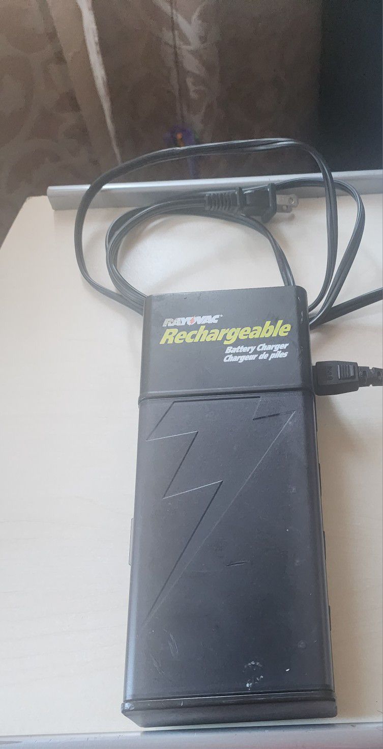 Rayovac Rechargeable Battery Charger