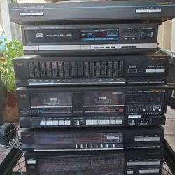Vintage Realistic Brand Stereo System