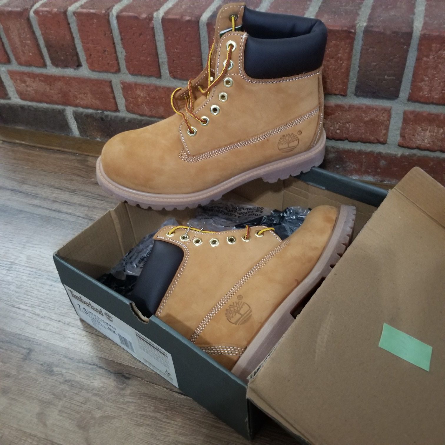 New MenTimberland boots