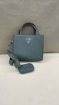 Guess purse. Item No 836 (Shopgoodwill)