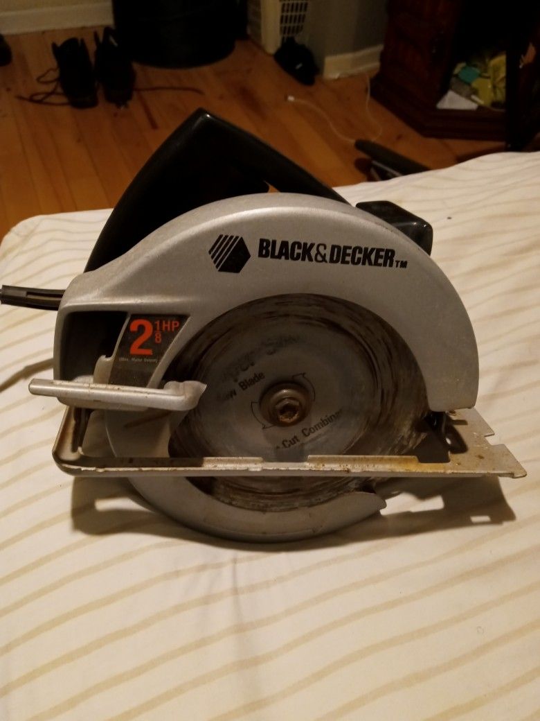 Black & Decker 7 1/4" Circular Saw