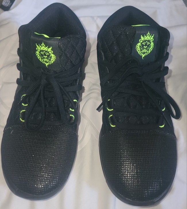 NIKE LEBRON WITNESS 8 SIZE 9.5