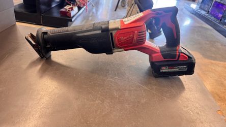 Milwaukee M18 18v cordless sawzall reciprocating saw w 6.0 batt no charger no trades pick in Tacoma