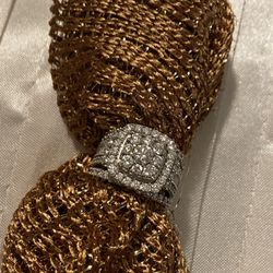 Very Sparkly Women’s Engagement Ring 