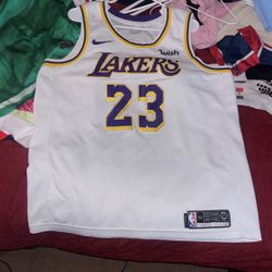 LeBron James Laker Jersey 
