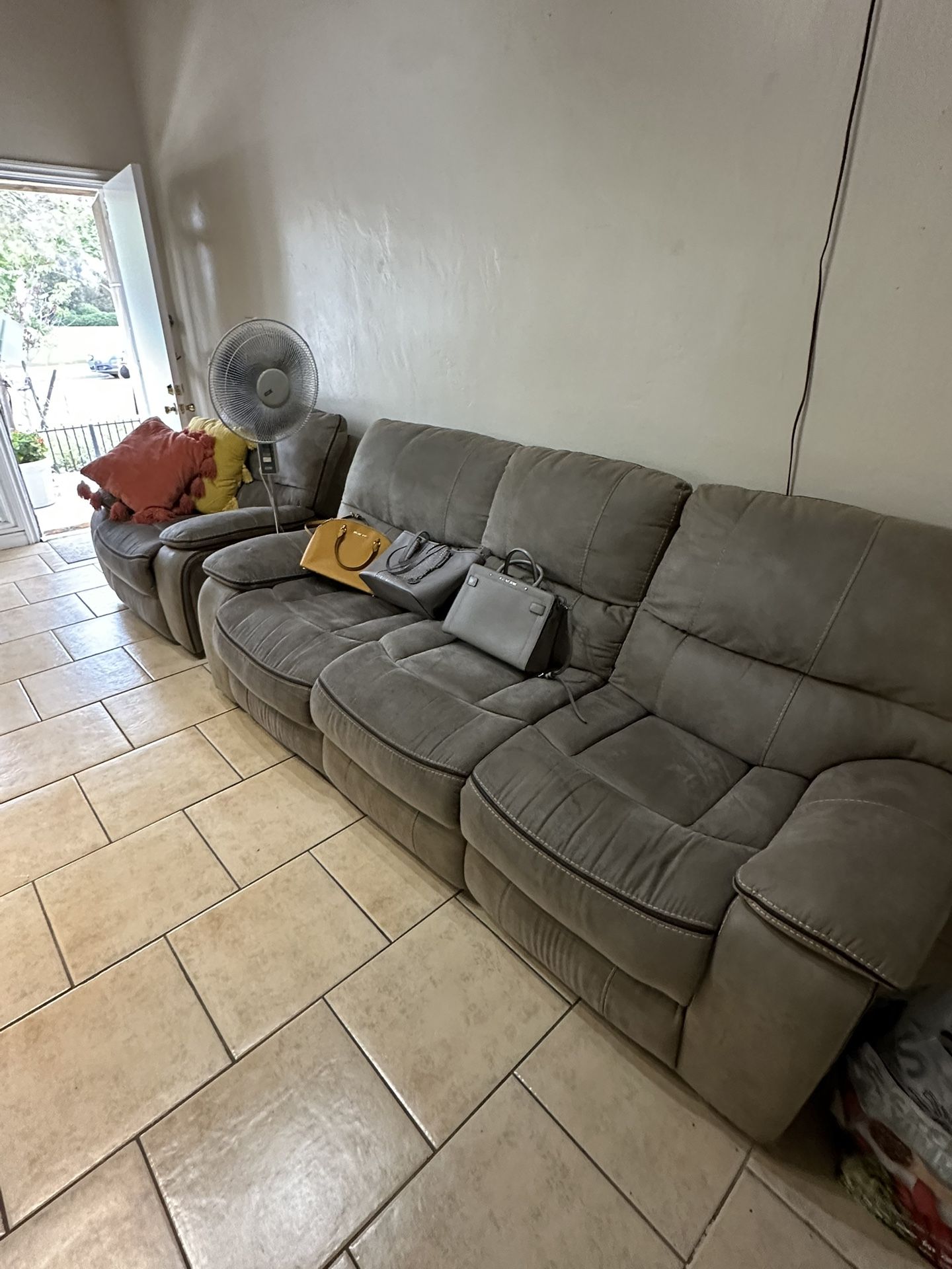 Recliner Sofa Set