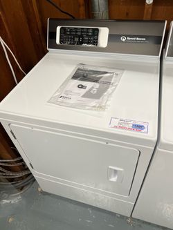 Speed Queen Electric Dryer with steam top of the line as new