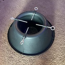 Christmas Tree Stand Holds Up To 80 For pounds And Up To 7.5 Feet 10 Bucks Or Best Offer