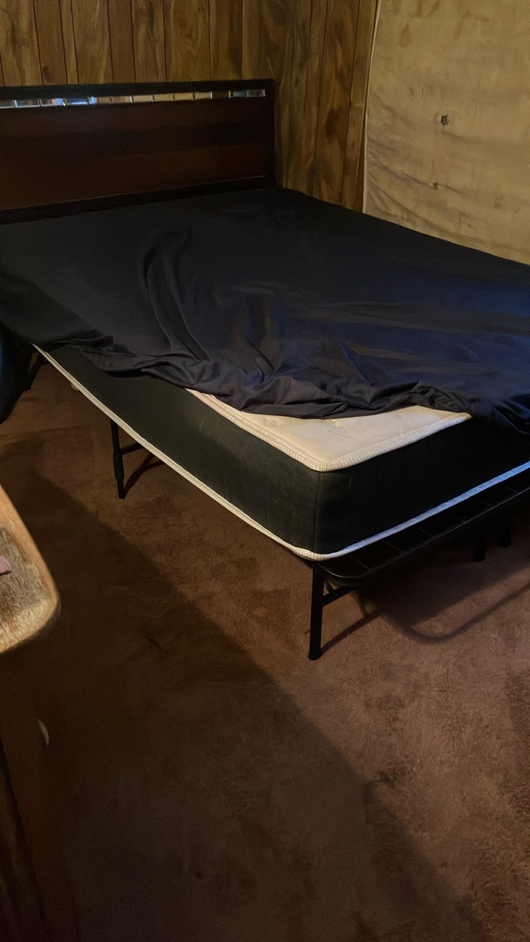 Queen Size Mattress/& Platform Bed Frame