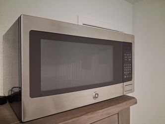 GE profile 2.2 cu ft 1100w microwave