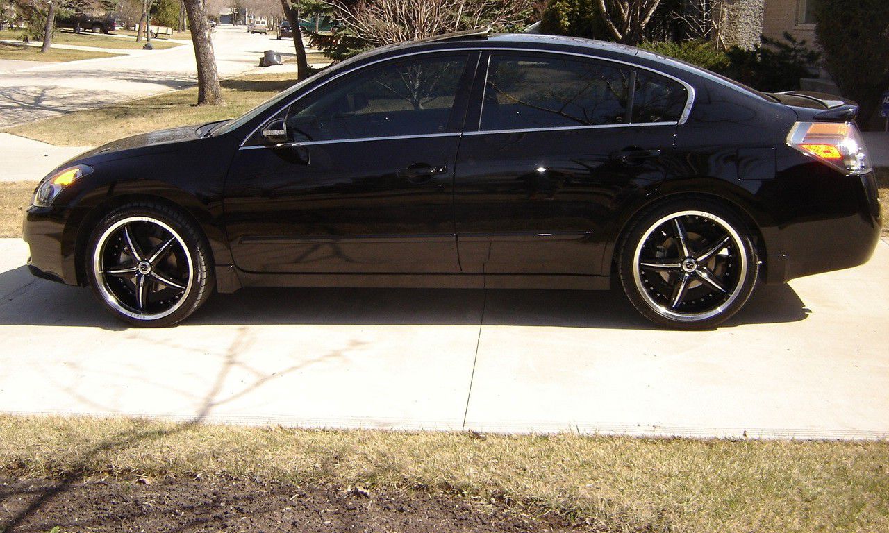 Recently services BLACK CAR LOW MILES 2007 Nissan altima