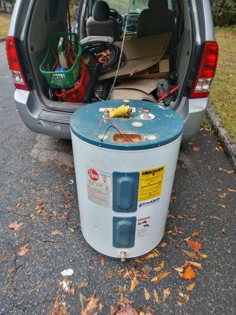 38 Gallon Electric Water Heater 