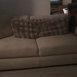 Sectional Couches 