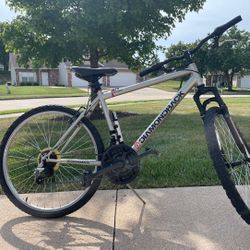 Diamondback Mountain Bike(+ Helmet)