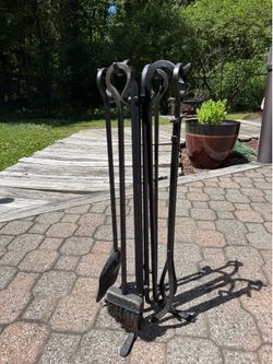 Fireplace tool set